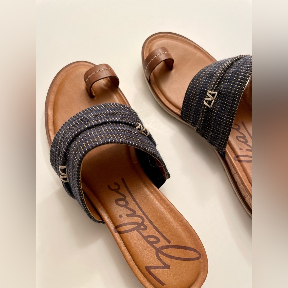 Zodiac sandals Size 7.5 Blue